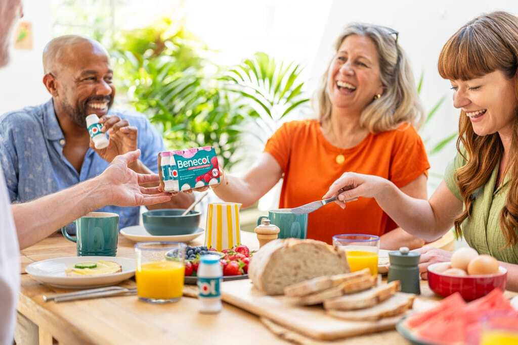 benecol2026-uk-ire-lifestyle-drink-raspberry-breakfast-together-rgb-master-1024